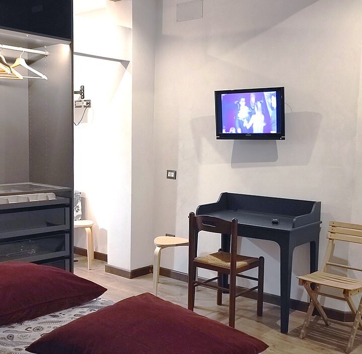 scrivania - Petroni-apartment Bologna